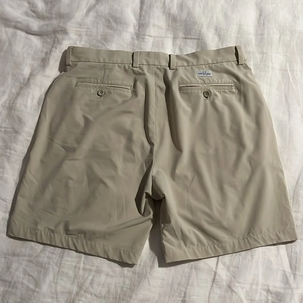Vineyard Vines performance breaker shorts - Picture 2 of 6